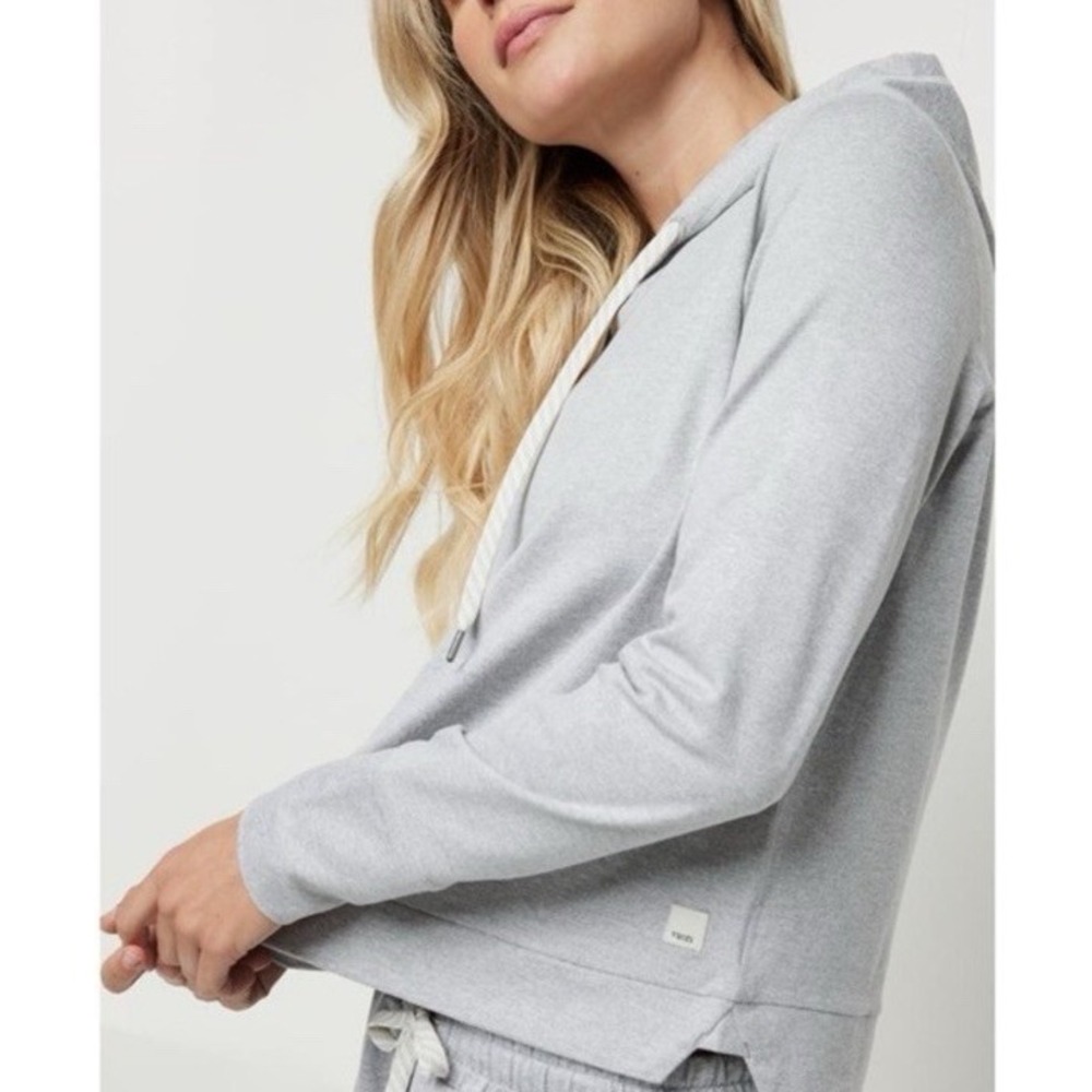 Vuori Halo Essential Hoodie DreamKnit Pullover Women's M Grey Heather VW226 - Picture 2 of 14